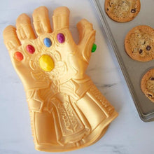 Load image into Gallery viewer, Marvel Avengers Infinity Gauntlet Silicone Oven Glove-birthday-gift-for-men-and-women-gift-feed.com
