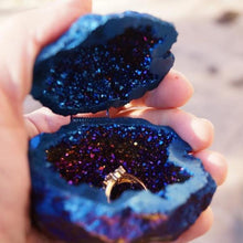 Load image into Gallery viewer, Cobalt Blue Crystals Geode Engagement Ring Box-birthday-gift-for-men-and-women-gift-feed.com
