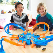 Load image into Gallery viewer, Hot Wheels Criss Cross Crash Motorized Track Set-birthday-gift-for-men-and-women-gift-feed.com
