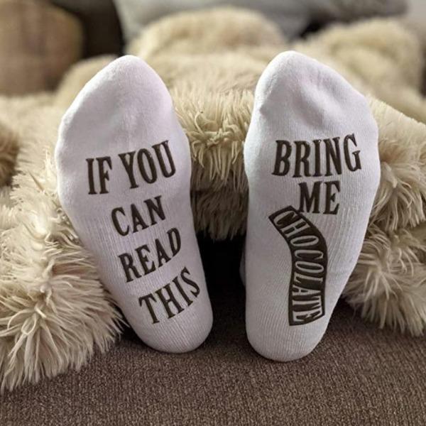IF YOU CAN READ THIS BRING ME CHOCOLATE Funny Socks-birthday-gift-for-men-and-women-gift-feed.com