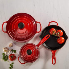 Load image into Gallery viewer, Le Creuset Signature Iron Handle Skillet-birthday-gift-for-men-and-women-gift-feed.com
