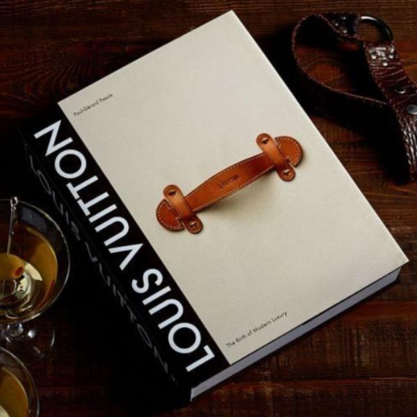 Louis Vuitton: The Birth of Modern Luxury Updated Edition (Hardcover)