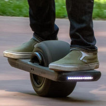 Load image into Gallery viewer, ONEWHEEL Electric Self Balancing Skateboard-birthday-gift-for-men-and-women-gift-feed.com
