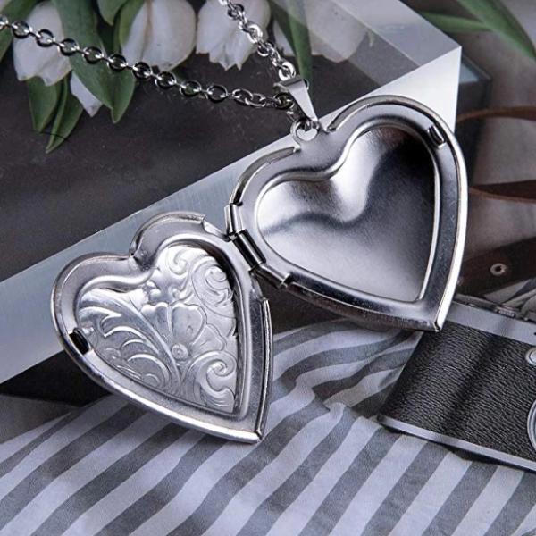 Personalised Heart Locket Necklace-birthday-gift-for-men-and-women-gift-feed.com