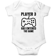 Load image into Gallery viewer, PLAYER 3 HAS ENTERED THE GAME Funny Infant Bodysuit-birthday-gift-for-men-and-women-gift-feed.com
