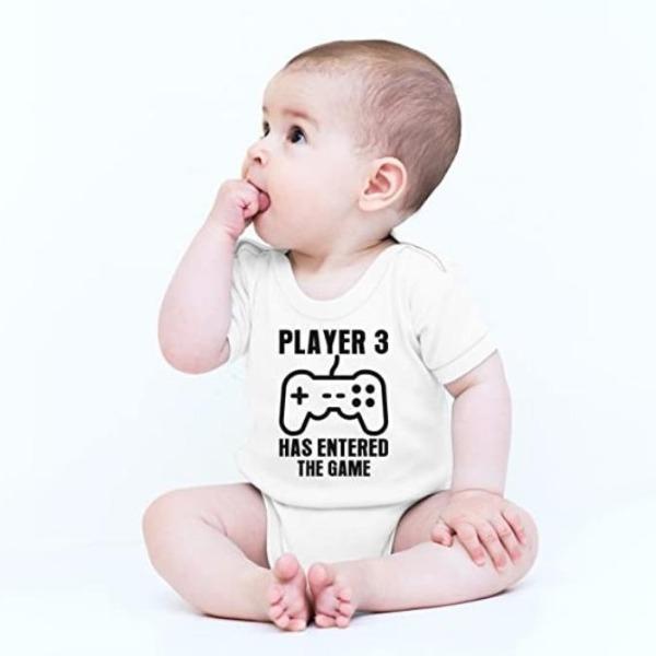 PLAYER 3 HAS ENTERED THE GAME Funny Infant Bodysuit-birthday-gift-for-men-and-women-gift-feed.com