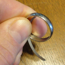 Load image into Gallery viewer, Titanium Escape Ring-birthday-gift-for-men-and-women-gift-feed.com
